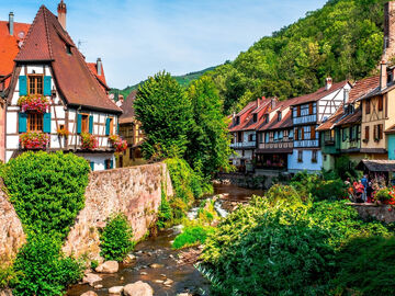 TREN VE TELEFERİK EŞLİĞİNDE ALP DAĞLARI`NA YOLCULUK (RAMAZAN BAYRAMI)