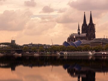 IŞIK ŞEHİRLERİ KÖLN - LÜKSEMBURG - METZ - PARİS & DİSNEYLAND (RAMAZAN & ARA TATİL)