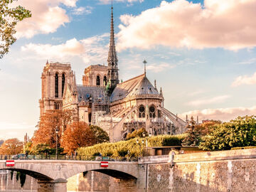 IŞIK ŞEHİRLERİ KÖLN - LÜKSEMBURG - METZ - PARİS & DİSNEYLAND (RAMAZAN & ARA TATİL)