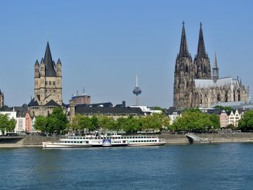RENKLİ YAZ ROTASI PARİS & DİSNEYLAND & BRÜKSEL – KÖLN 2026
